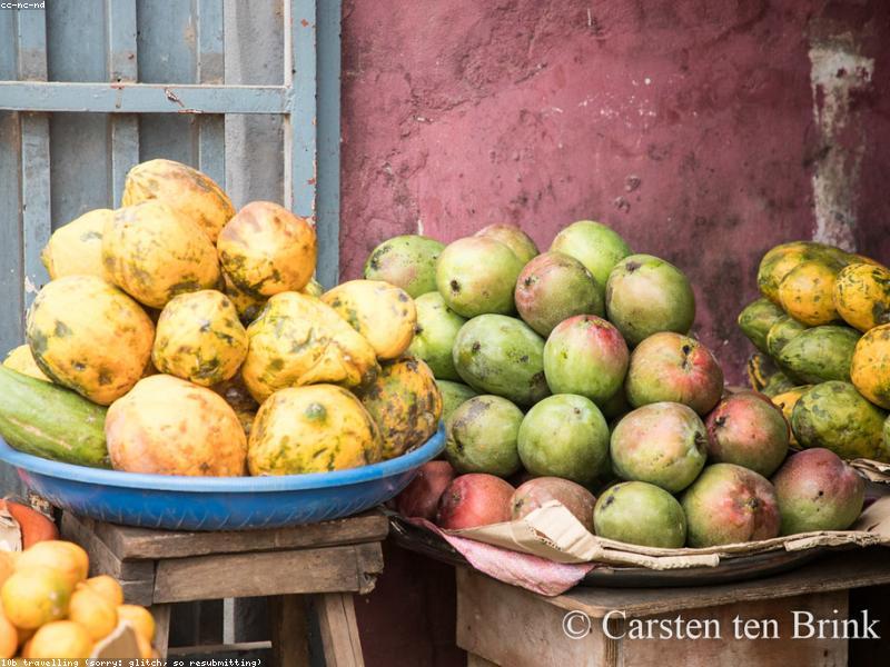 Fresh mangoes